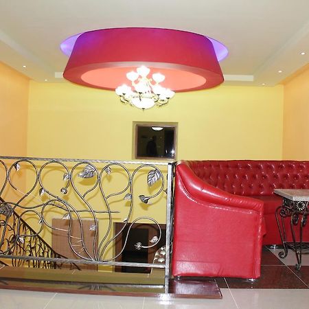 Princ Plaza Hotel Jerevan Rum bild