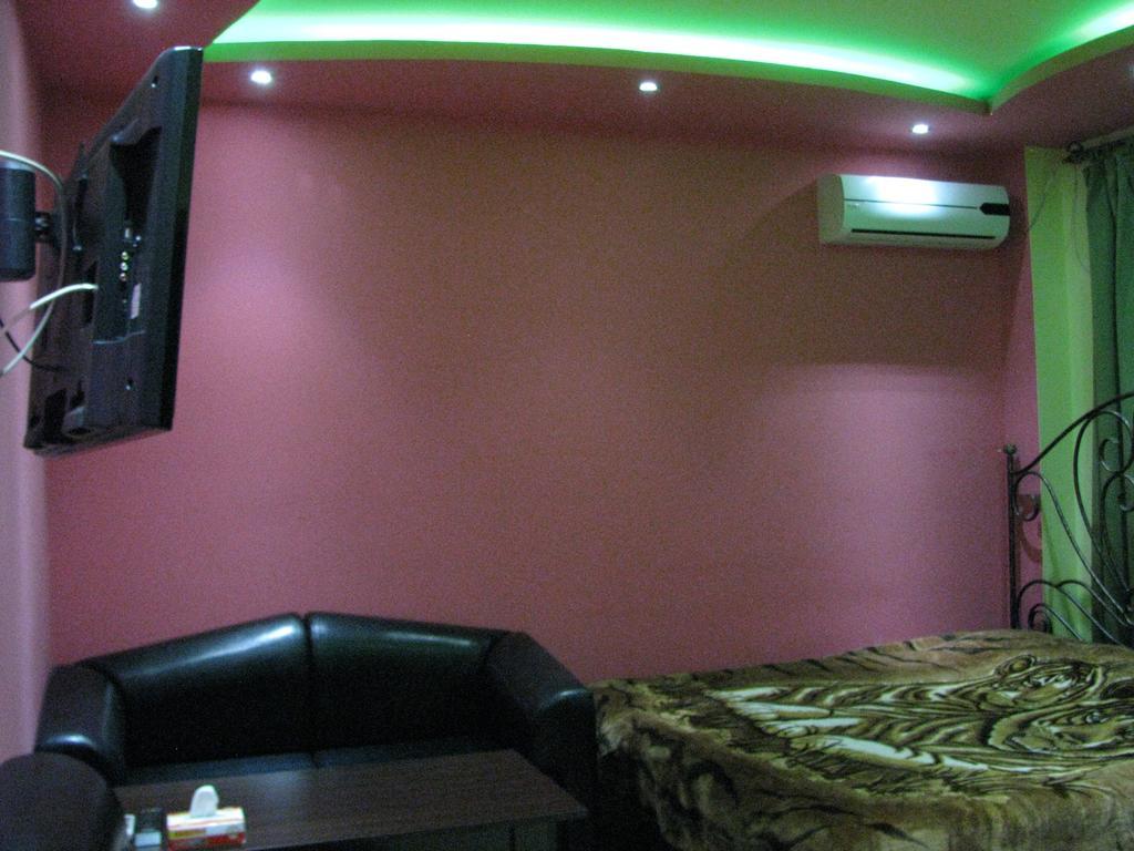 Princ Plaza Hotel Jerevan Rum bild