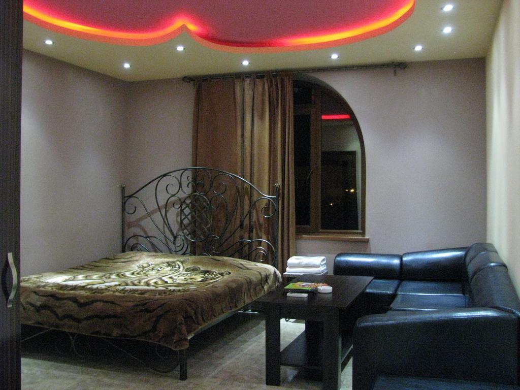 Princ Plaza Hotel Jerevan Rum bild