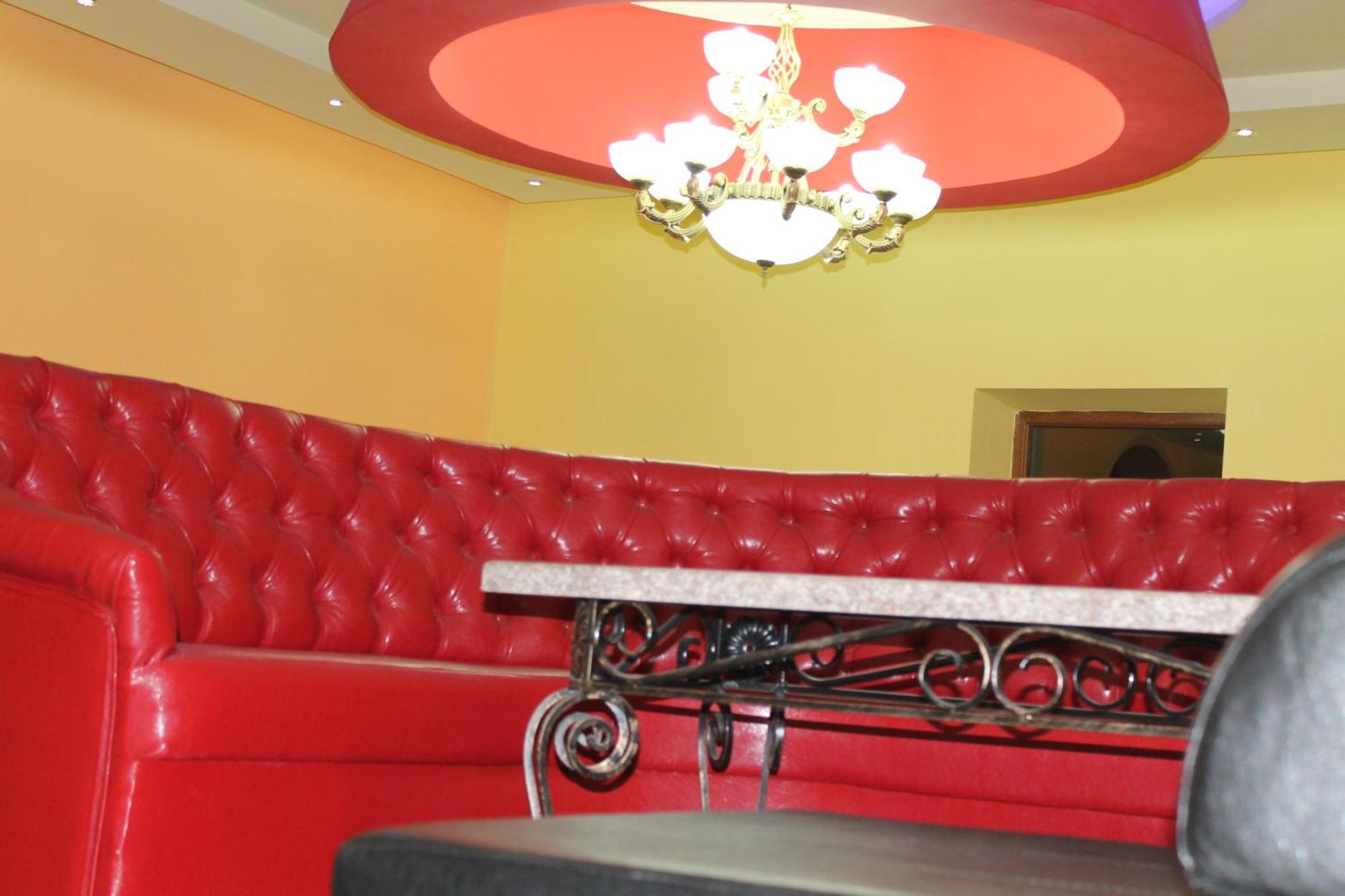 Princ Plaza Hotel Jerevan Exteriör bild