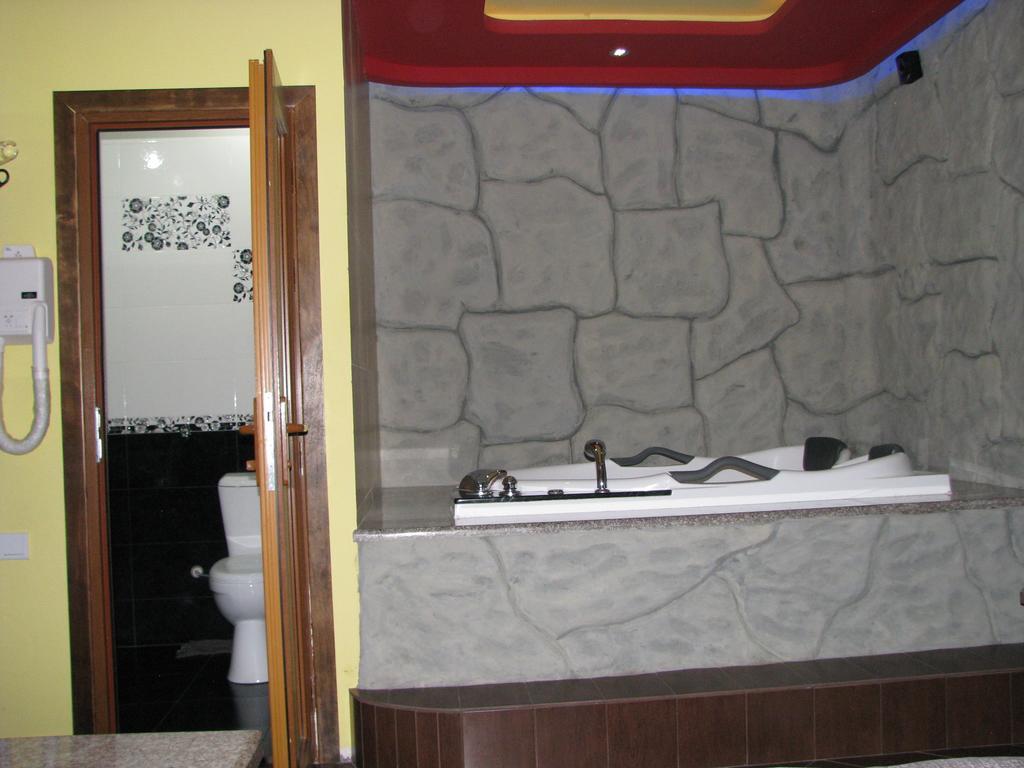Princ Plaza Hotel Jerevan Rum bild
