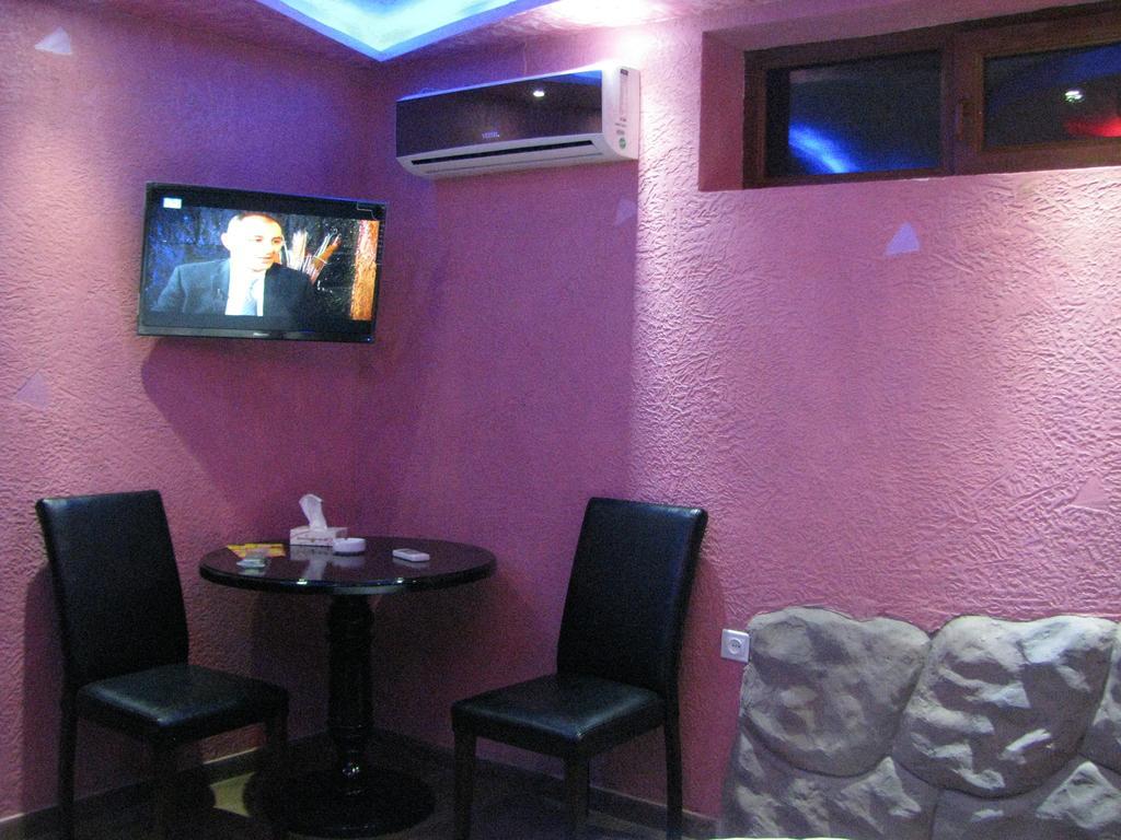 Princ Plaza Hotel Jerevan Rum bild