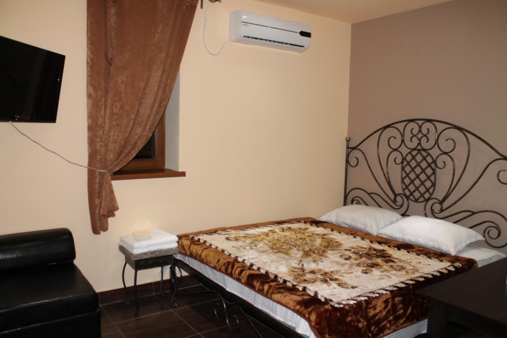 Princ Plaza Hotel Jerevan Rum bild