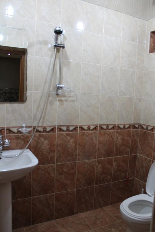 Princ Plaza Hotel Jerevan Rum bild
