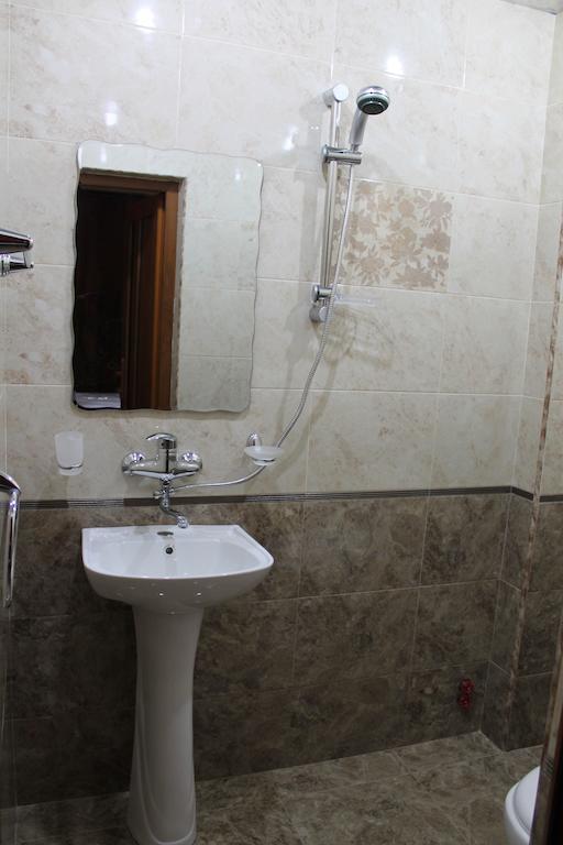 Princ Plaza Hotel Jerevan Rum bild
