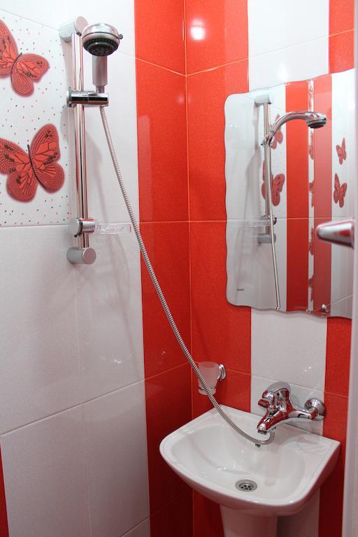Princ Plaza Hotel Jerevan Rum bild