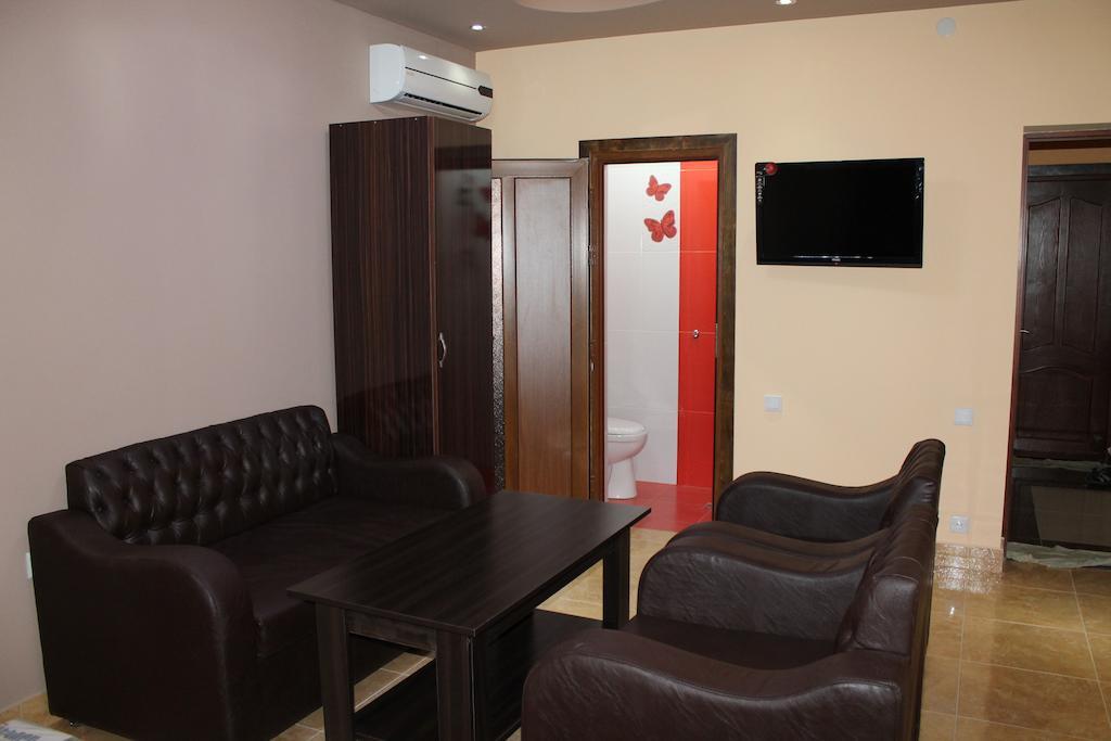 Princ Plaza Hotel Jerevan Rum bild