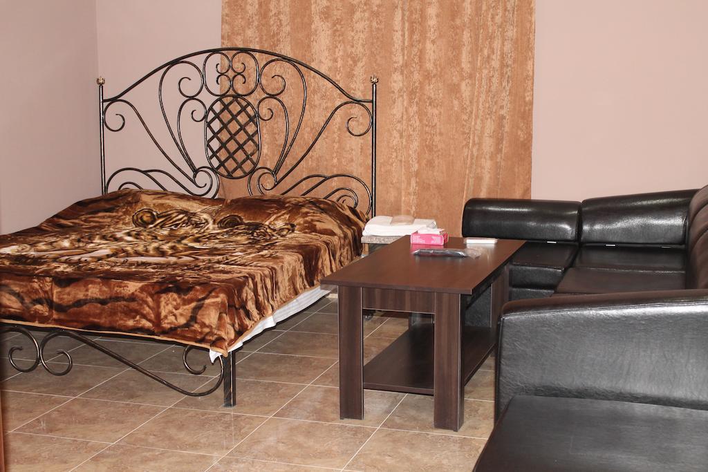 Princ Plaza Hotel Jerevan Rum bild